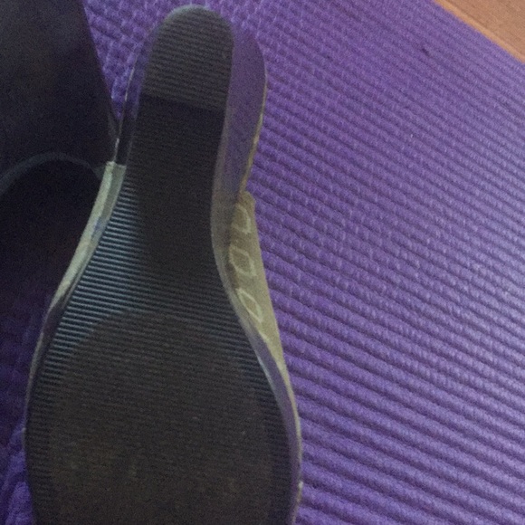 Heels. - Picture 3 of 3